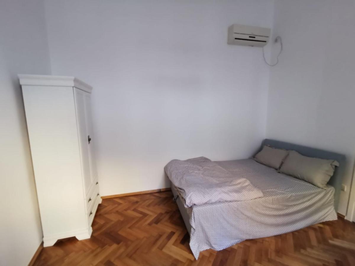 Silent Downtown Apartment Arad Exterior foto